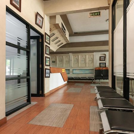 Reddoorz Near Mandaya Royal Hospital Puri Hotell Tangerang Exteriör bild