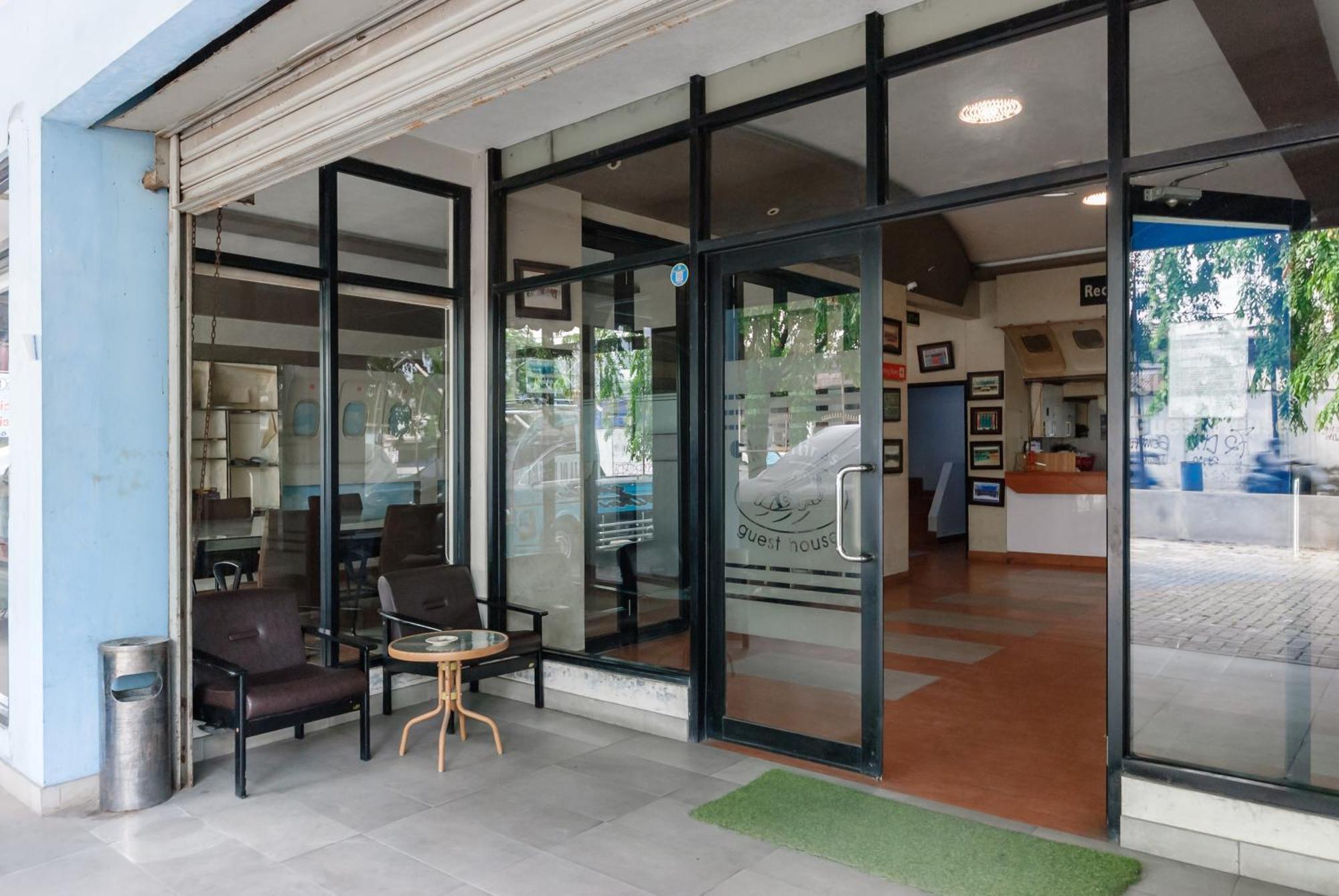 Reddoorz Near Mandaya Royal Hospital Puri Hotell Tangerang Exteriör bild