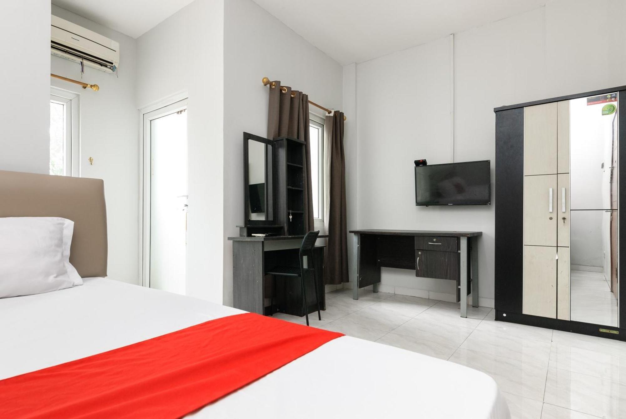 Reddoorz Near Mandaya Royal Hospital Puri Hotell Tangerang Exteriör bild