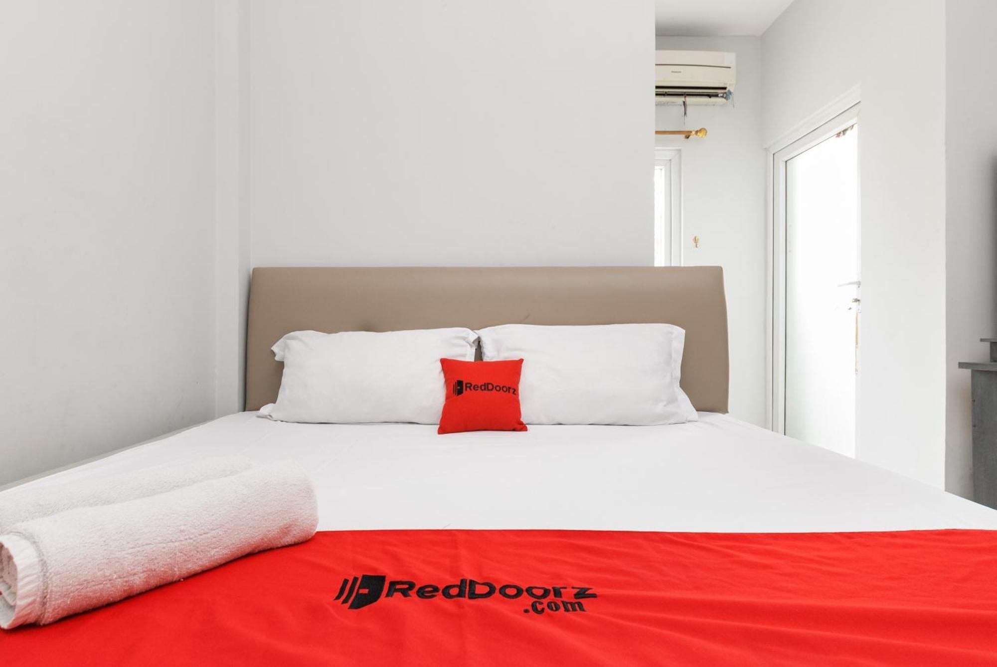 Reddoorz Near Mandaya Royal Hospital Puri Hotell Tangerang Exteriör bild